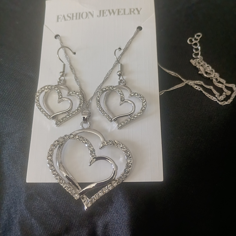Sparkling Silver Heart Jewelry Set